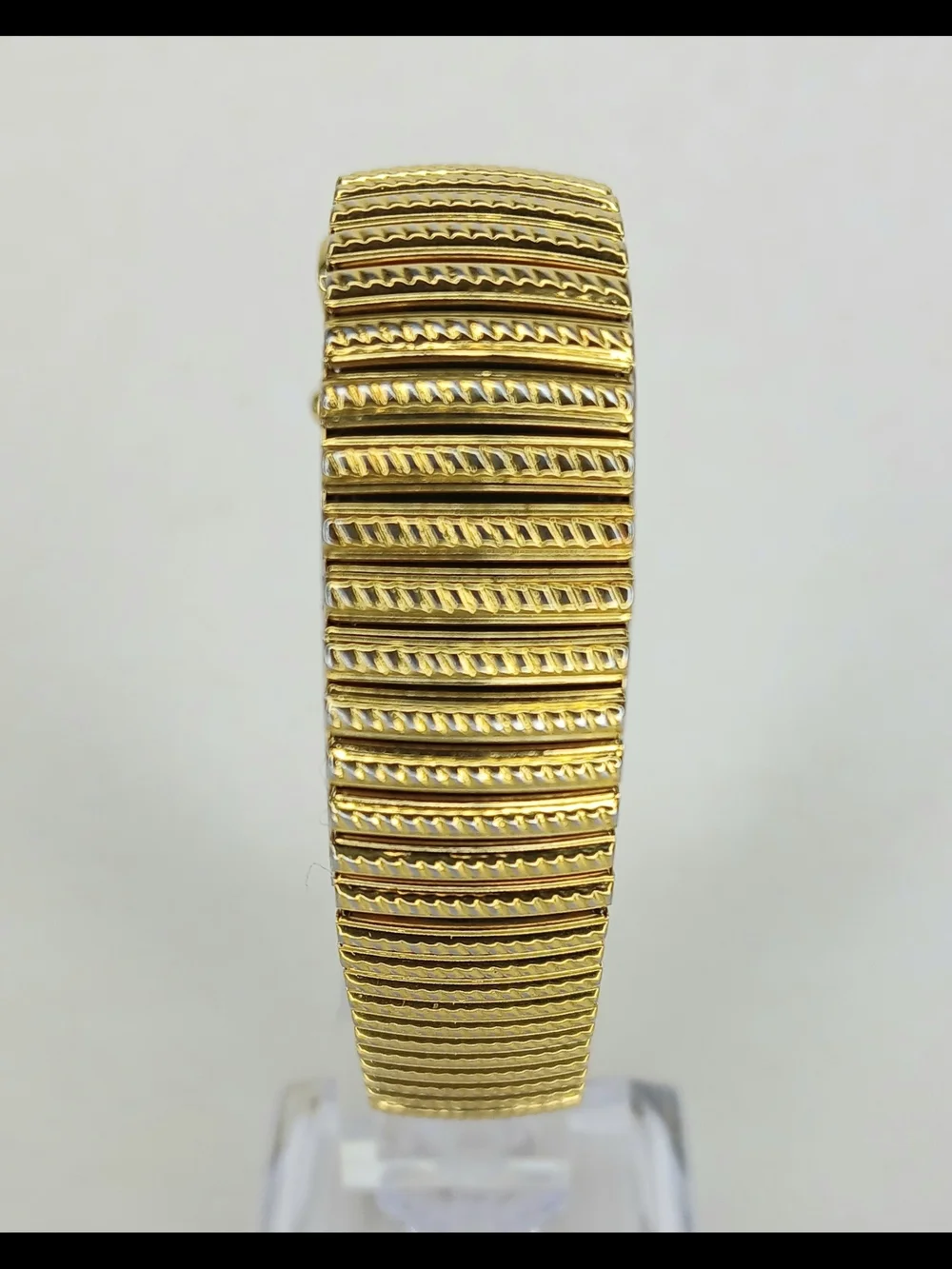 ​Vintage Caravelle Bulova Womens Rectangular Gold Tone Dress Watch 2003 A3